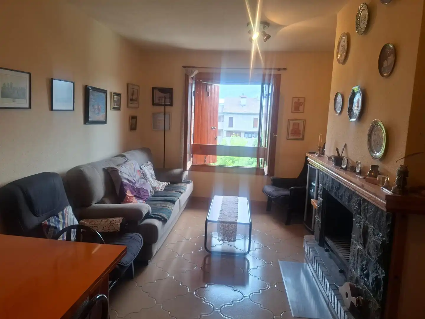 Sala de estar de Piso en venta en Biescas con Calefacción, Amueblado y Balcón