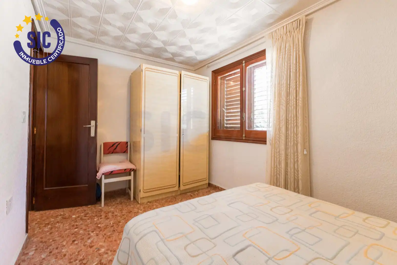 Habitación de Casa o chalet en venta en Chiva con Jardín privado