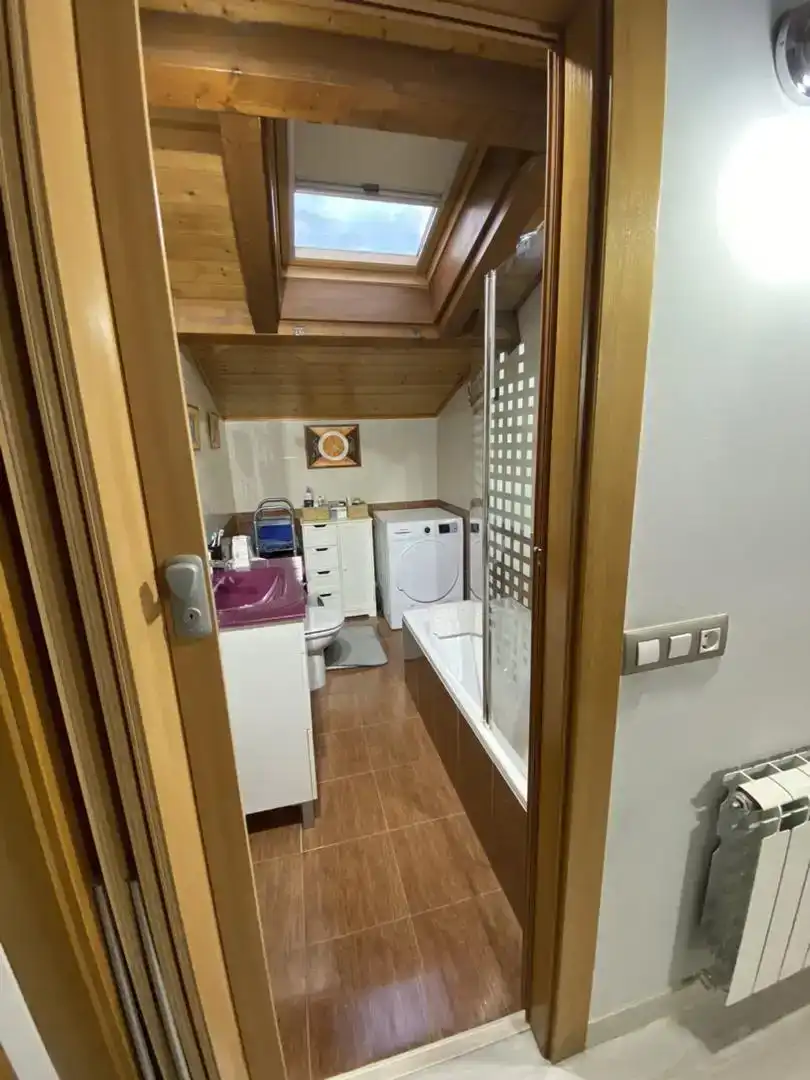 Bany de Dúplex en venda en Oyón-Oion amb Aire condicionat, Parquet i Moblat