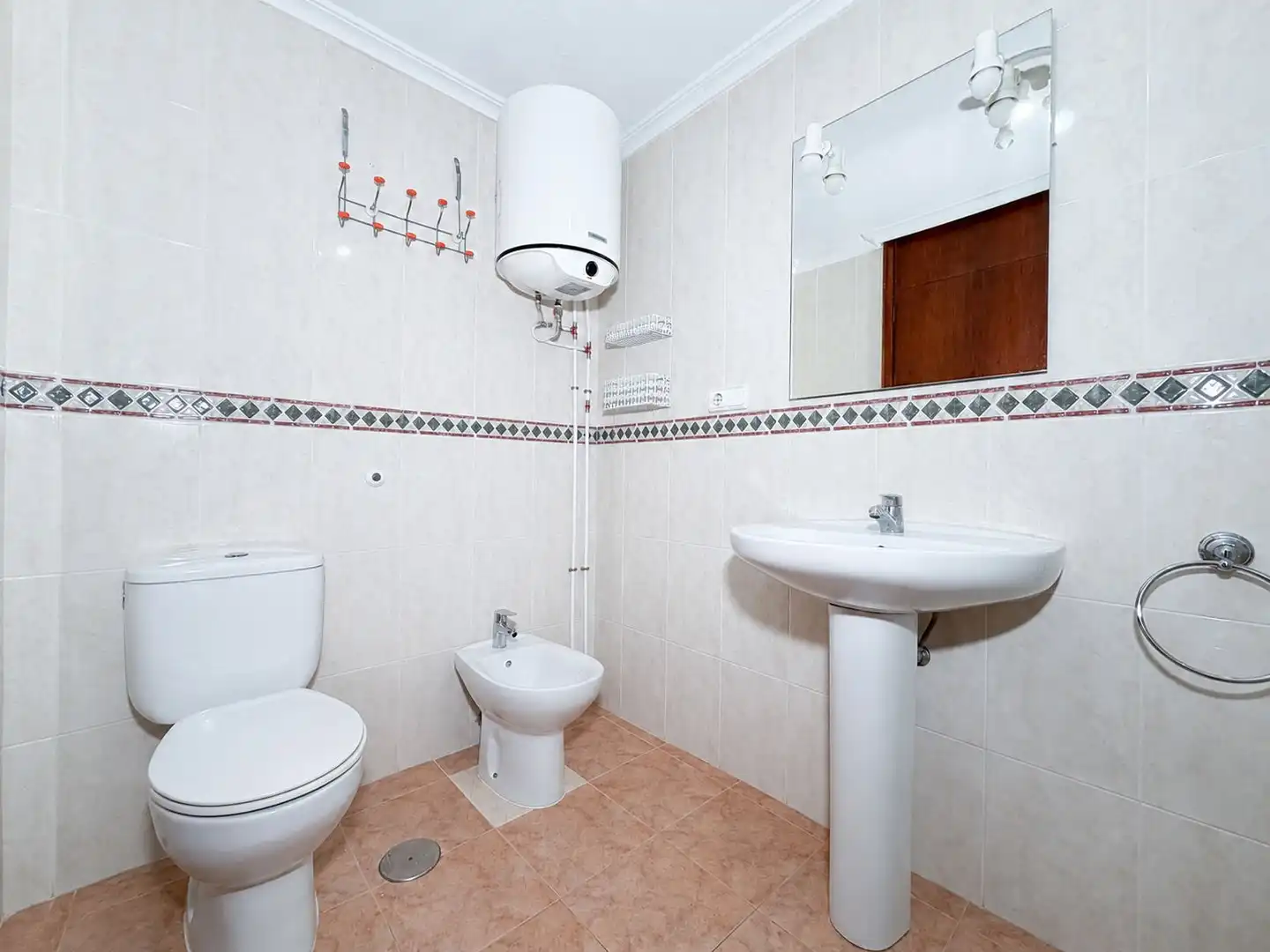 Bany de Apartament de lloguer en El Campello amb Terrassa i Balcó