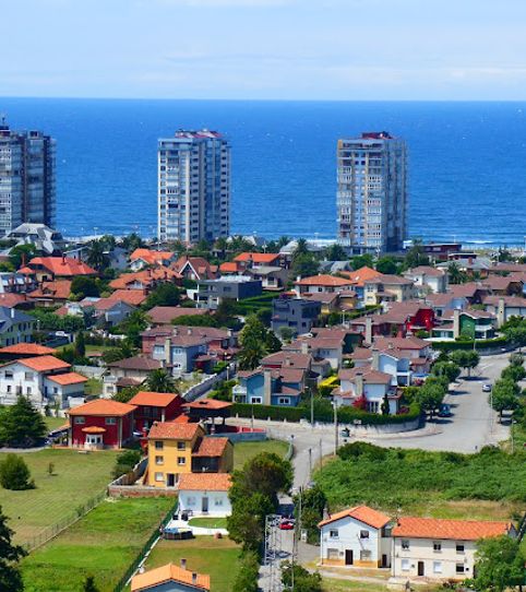 Photo 2 of Room in Calle Pablo Laloux, Salinas, Castrillón