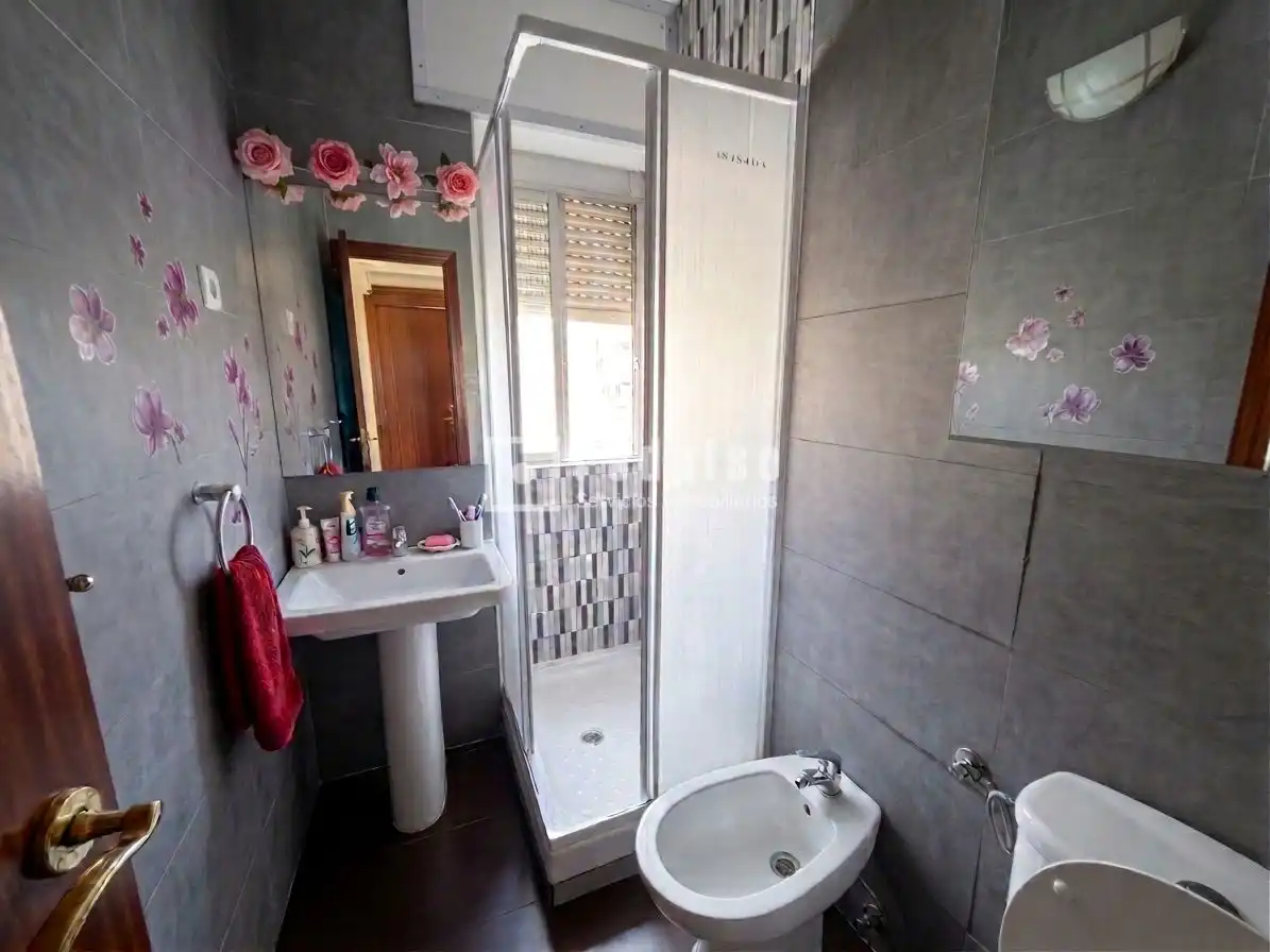 Baño de Piso en venta en Madrid con Calefacción y Terraza