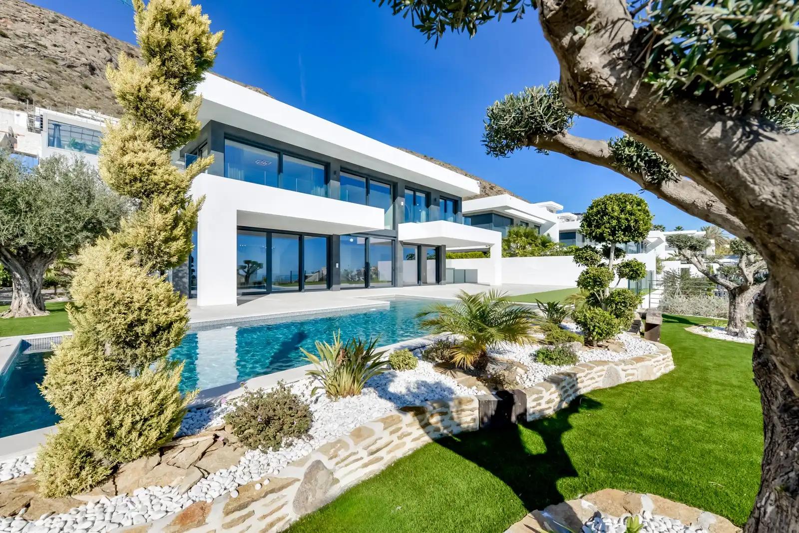 Casa amb piscina en venda a Golf Bahía, imagen 3