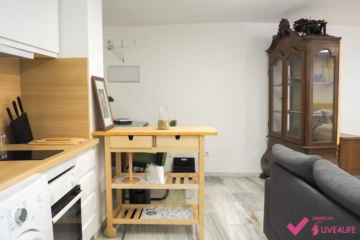 Kitchen of Study for rent in Sevilla