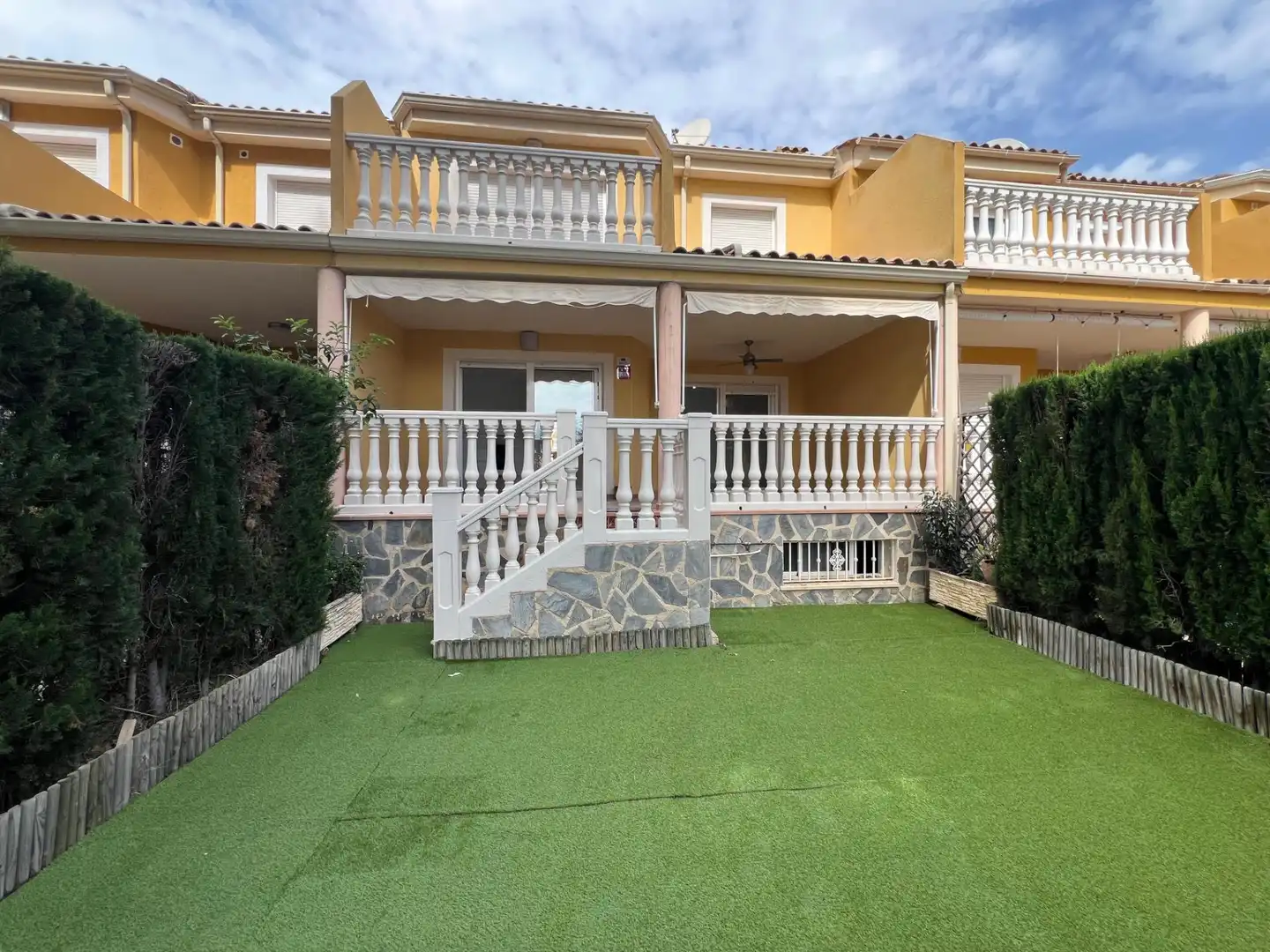 Vista exterior de Casa adosada en venta en L'Alfàs del Pi con Aire acondicionado, Terraza y Trastero