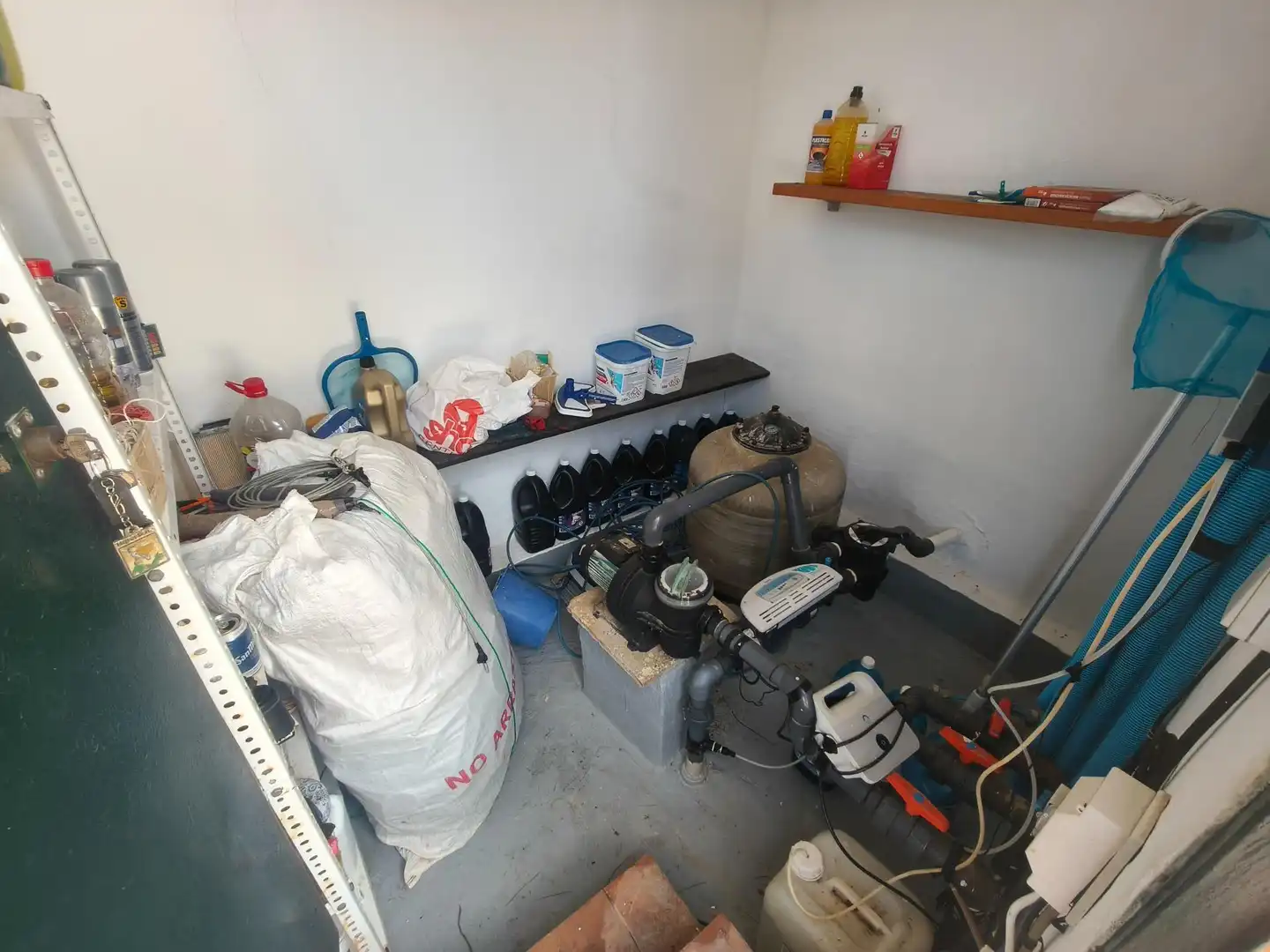 Houses for sale in Chiclana de la Frontera  with Air Conditioner, Swimming Pool and Alarm