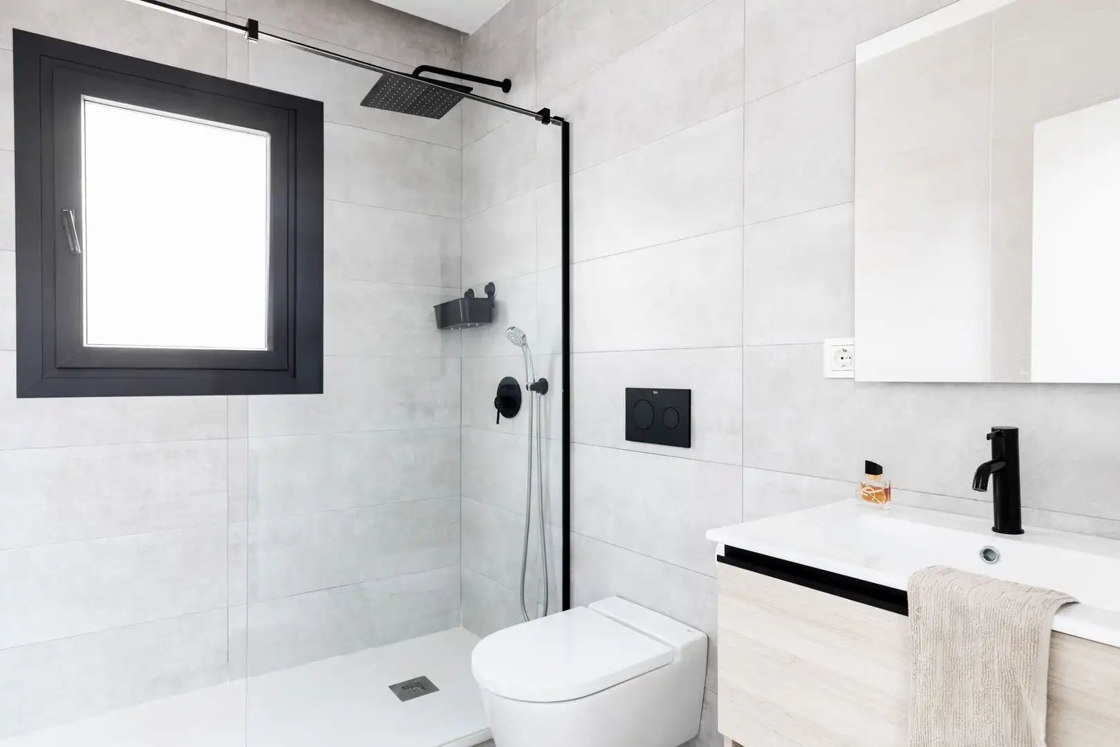 Bathroom of Detached homes for sale in Málaga  with Terrace