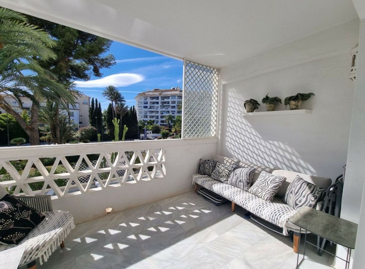 Jardí de Apartament en venda en Marbella amb Terrassa i Piscina comunitària