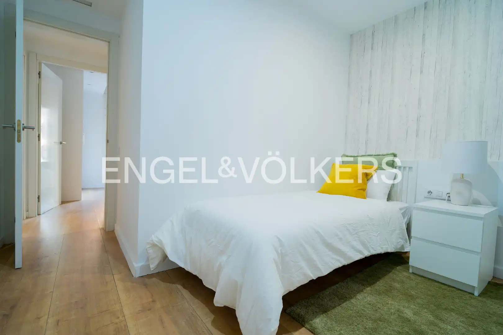 Bedroom of Flat for sale in Barcelona  with Air Conditioner, Heating and Parquet flooring