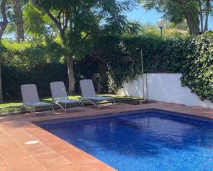 Swimming pool of Apartment to rent in Sitges  with Air Conditioner