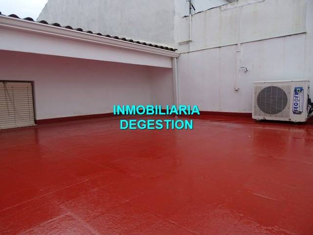 Casa adosada en Venta en Calle Torreblascopedro en Lupión