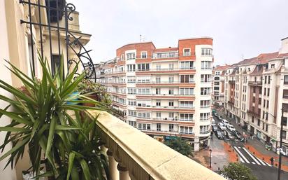 Exterior view of Flat for sale in Bilbao   with Heating, Furnished and Balcony