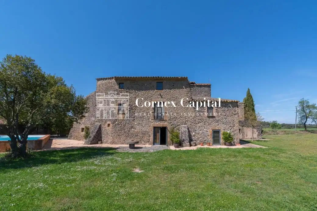 Vista exterior de Finca rústica de alquiler en Rupià con Aire acondicionado, Calefacción y Jardín privado