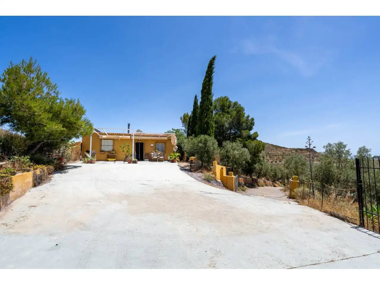 Vista exterior de Finca rústica en venta en Felix con Jardín privado, Terraza y Amueblado