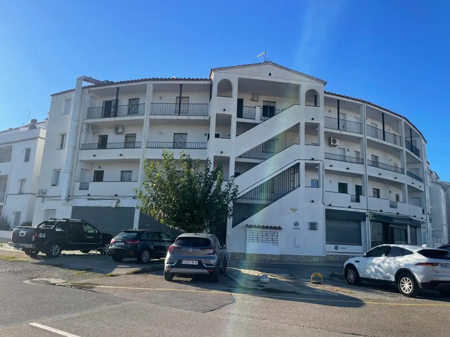 Vista exterior de Apartament en venda en Empuriabrava amb Aire condicionat, Calefacció i Jardí privat