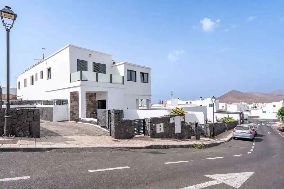 Exterior view of Duplexes for sale in Teguise