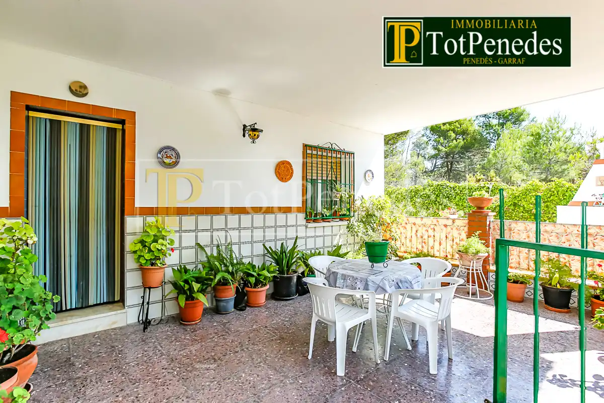Terrasse von Haus oder Chalet zum Verkauf in Querol mit Privatgarten, Schwimmbad und Möbliert