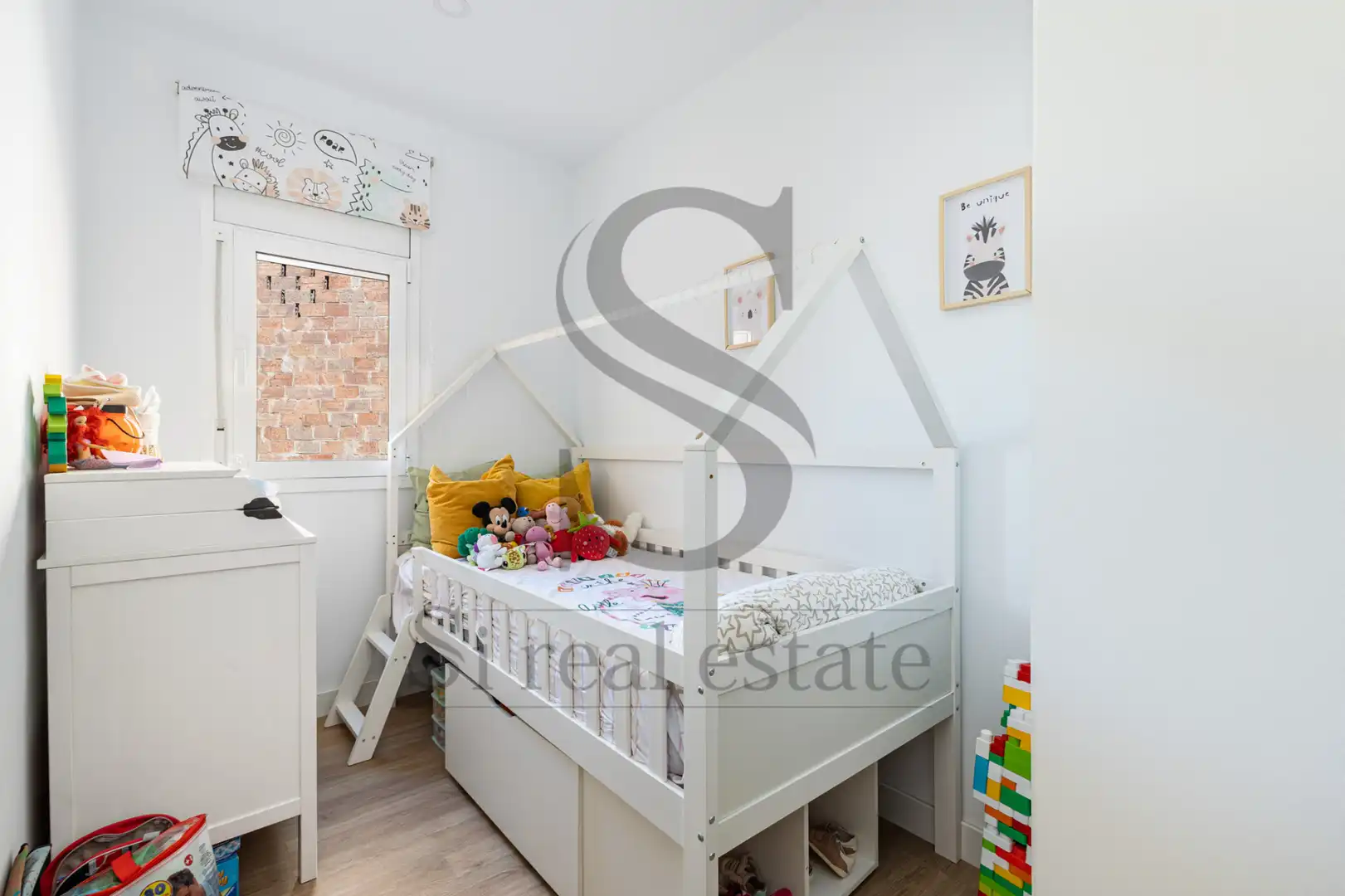 Bedroom of Attic for sale in Barcelona  with Air Conditioner, Heating and Parquet flooring