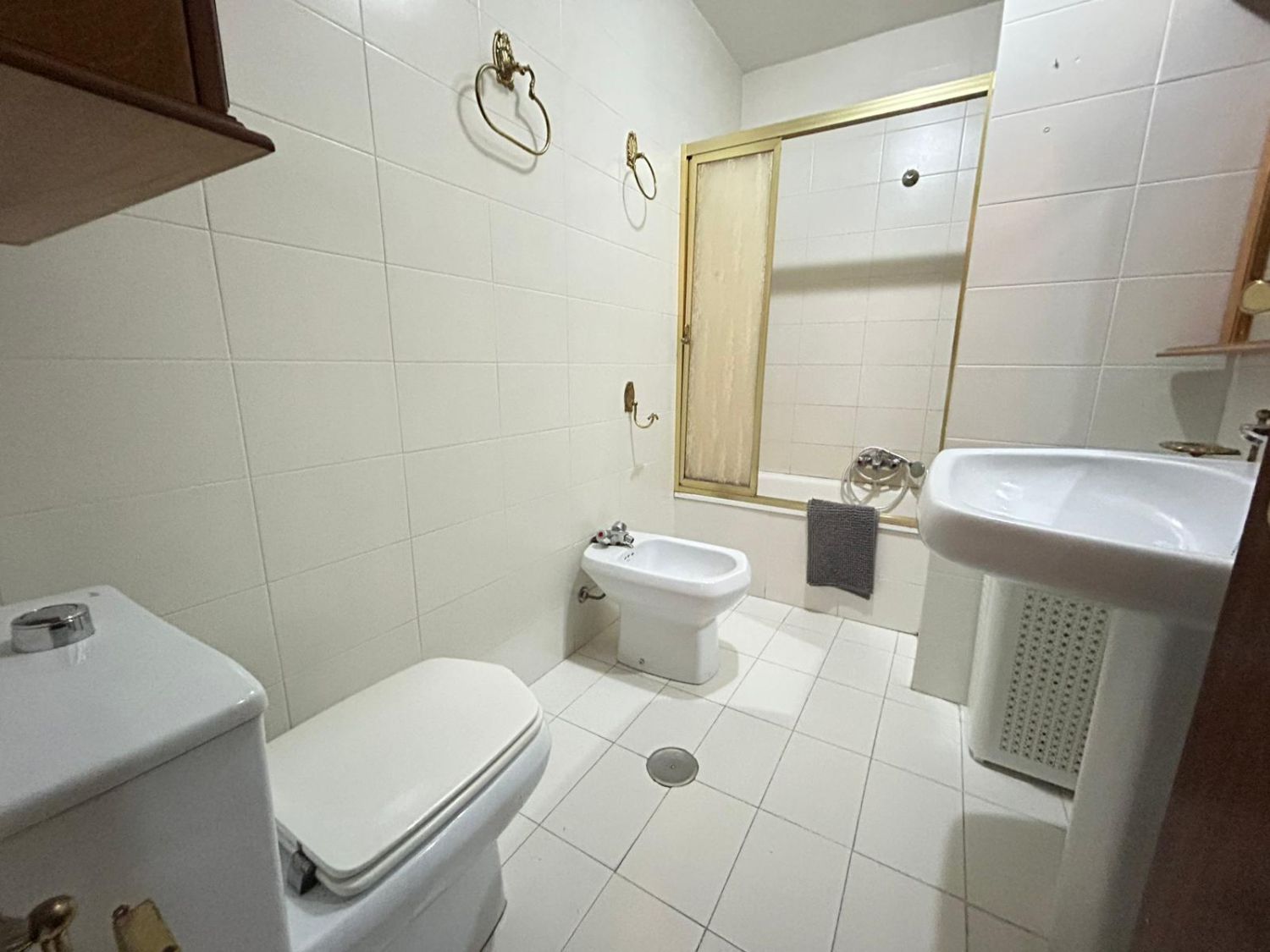Bathroom of Flat to rent in  Albacete Capital  with Balcony