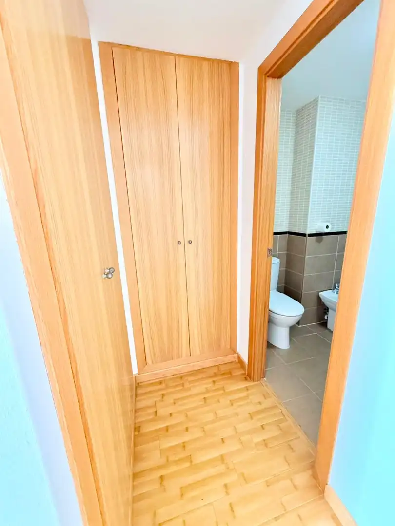 Bany de Pis de lloguer en Silla amb Calefacció, Terrassa i Balcó