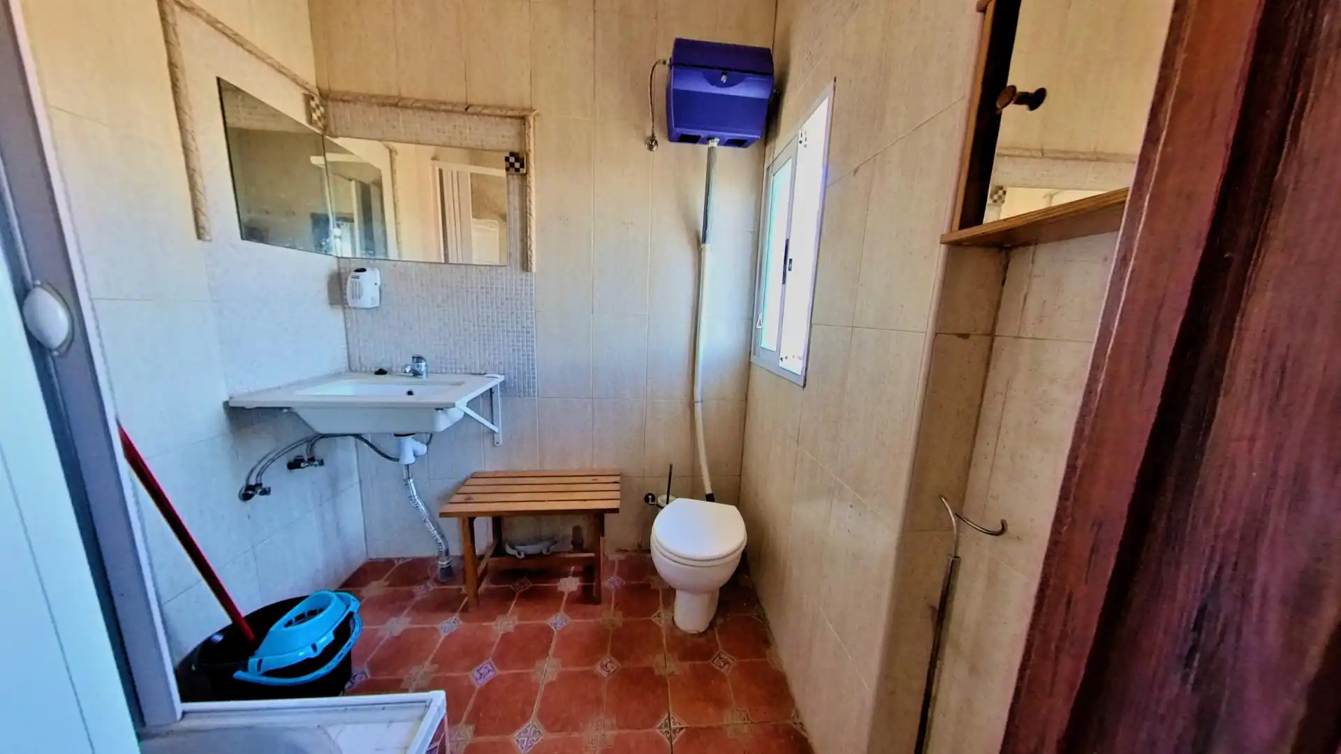Baño de Piso en venta en Sax con Balcón