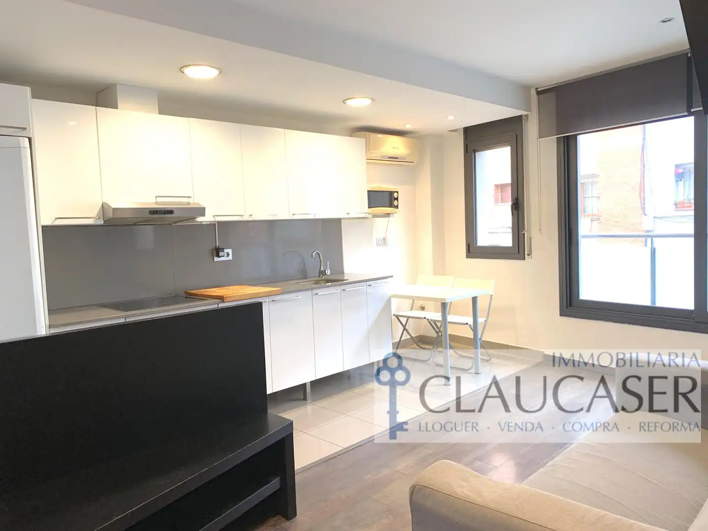 Exterior view of Flat for rent in Santa Coloma de Gramenet  with Heating, Furnished and Oven