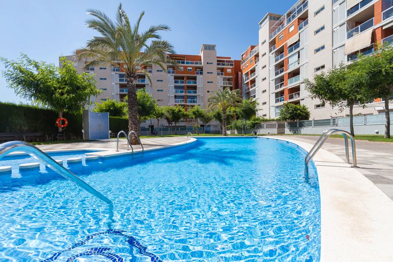 Piscina de Pis de lloguer en Paterna amb Aire condicionat, Terrassa i Piscina comunitària