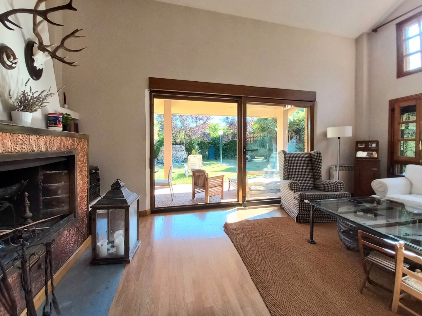Living room of House or chalet for sale in Sarracín  with Heating, Private garden and Parquet flooring