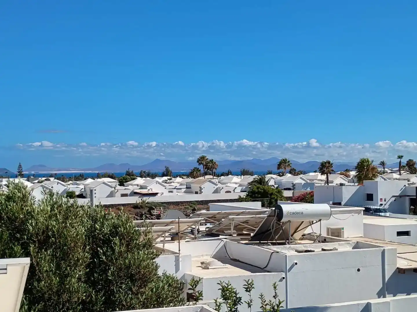 Vista exterior de Casa o xalet en venda en Yaiza amb Aire condicionat i Balcó