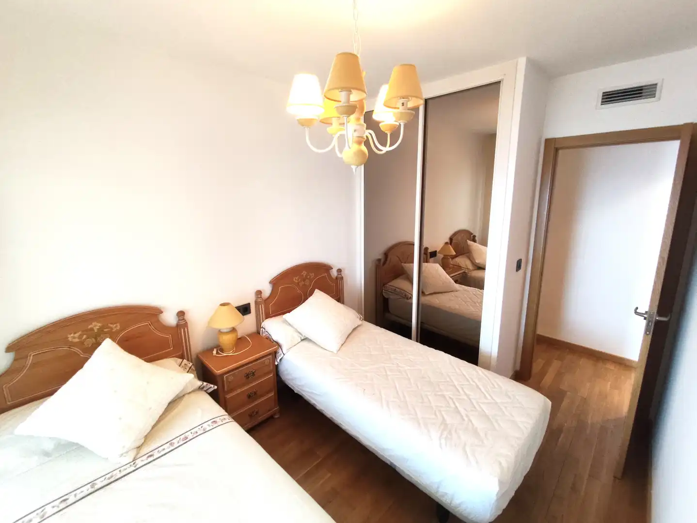Habitación de Piso en venta en Benidorm con Amueblado, Lavadora y Balcón