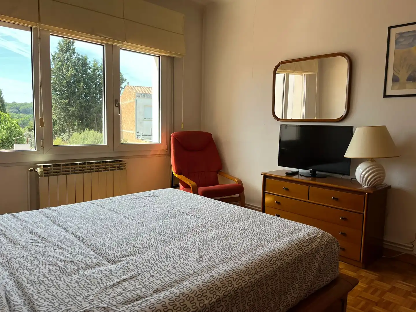 Habitación de Casa adosada en venta en Esparreguera con Calefacción, Trastero y Amueblado