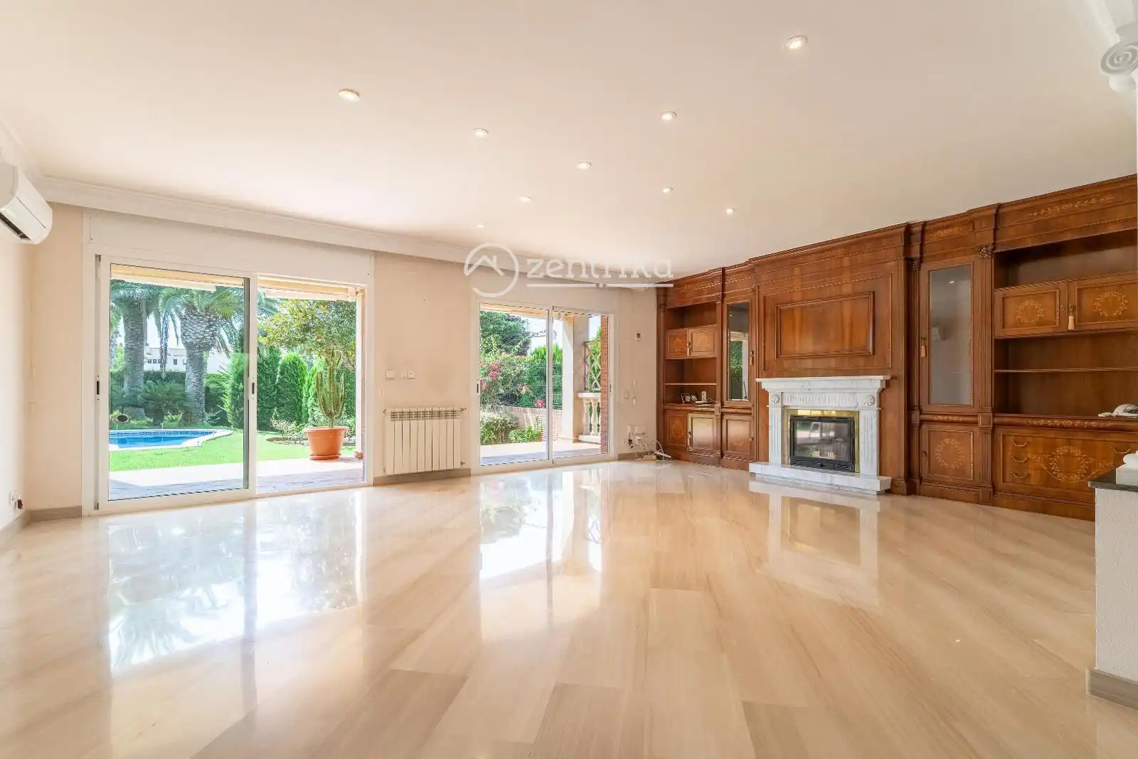 Living room of Houses for sale in Cambrils  with Air Conditioner, Heating and Storage room