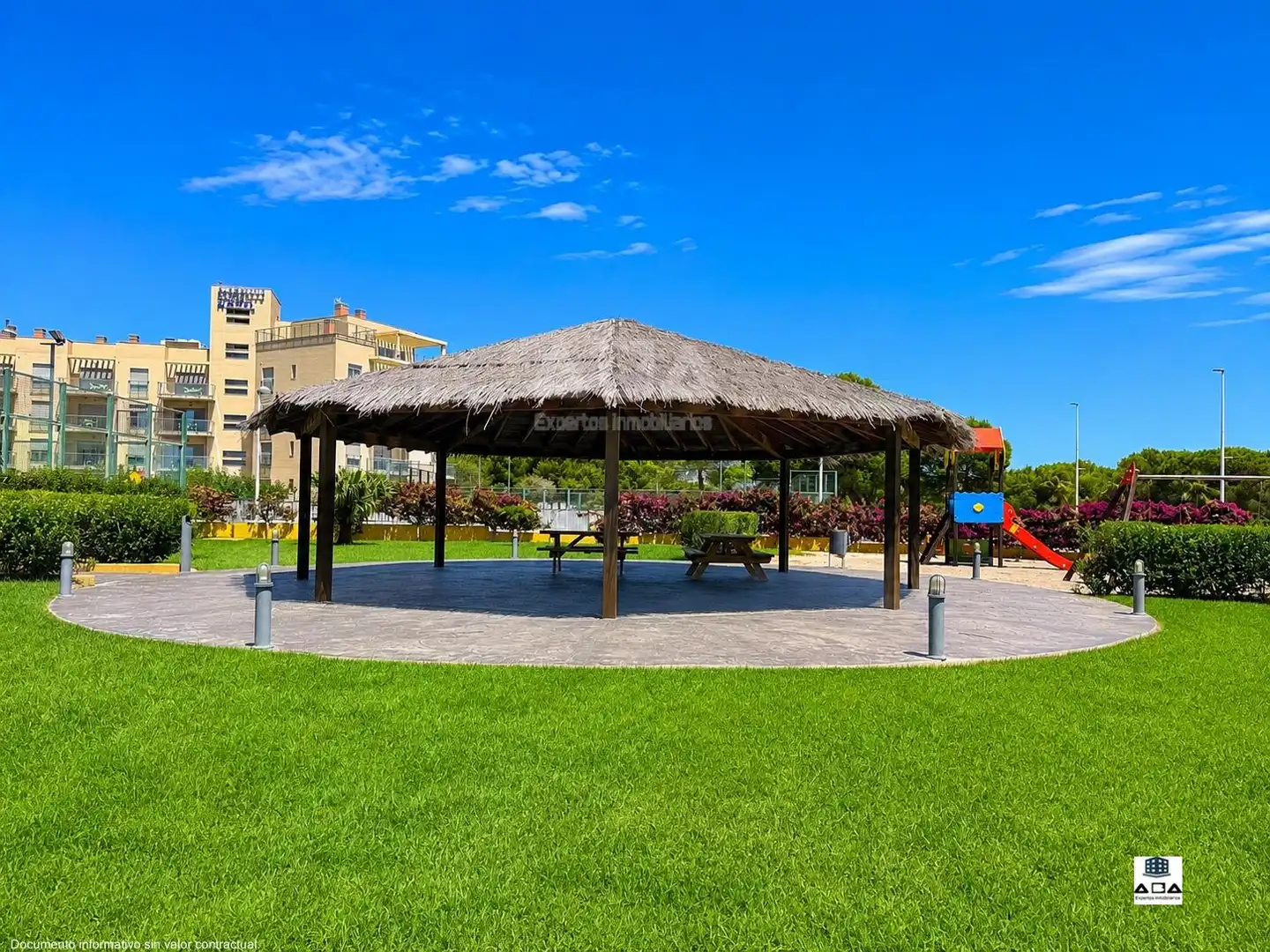 Vista exterior de Planta baixa en venda en Alcalà de Xivert amb Aire condicionat, Calefacció i Jardí privat