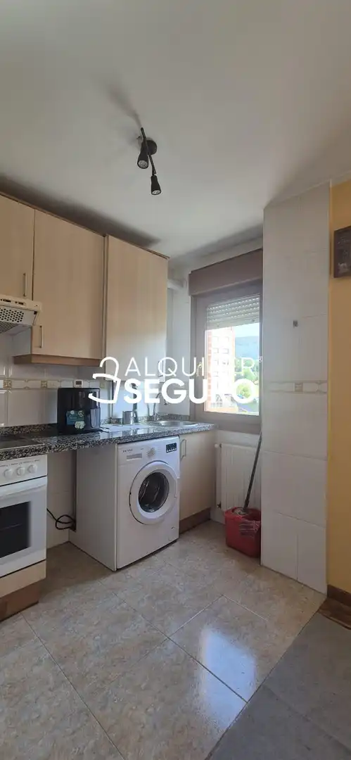 Cocina de Loft de alquiler en Oviedo  con Calefacción y Amueblado