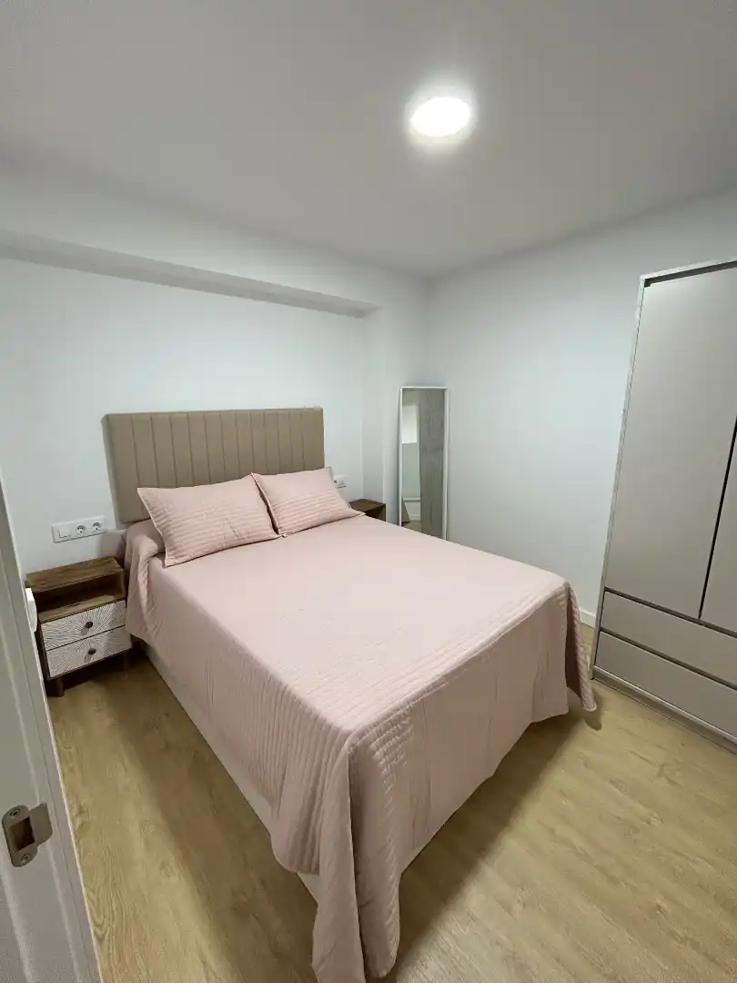 Schlafzimmer von Wohnung zur Miete in Bodonal de la Sierra mit Klimaanlage, Heizung und Parkett