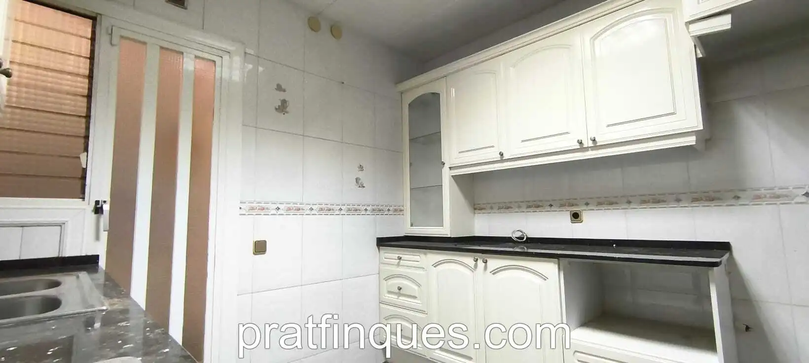 Cuina de Pis en venda en El Prat de Llobregat amb Forn, Balcó i Alarma
