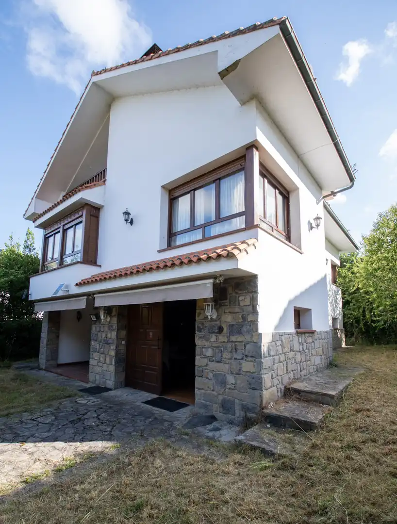 Vista exterior de Casa o chalet en venta en Villaviciosa con Calefacción, Terraza y Trastero