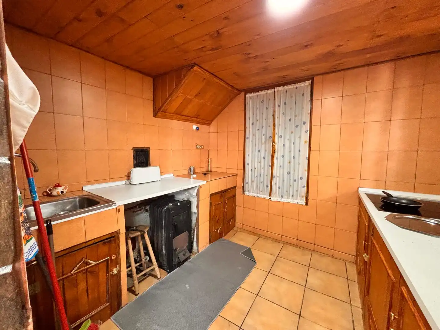 Cuina de Casa o xalet en venda en Santa Elena de Jamuz amb Calefacció, Moblat i Forn