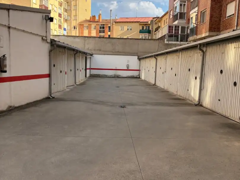 Aparcament de Garatge de lloguer en Almazán