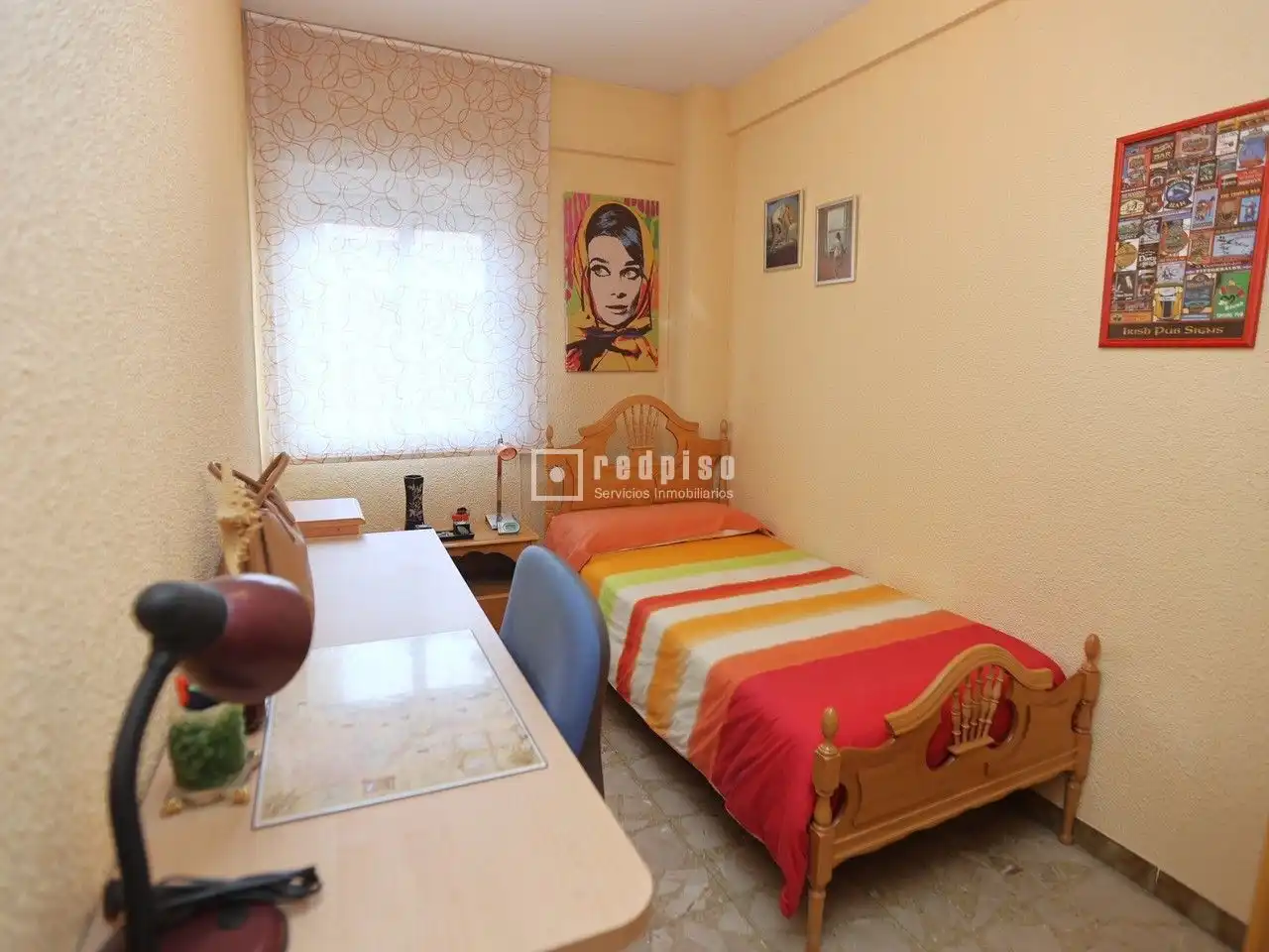 Habitación de Edificio en venta en Madrid