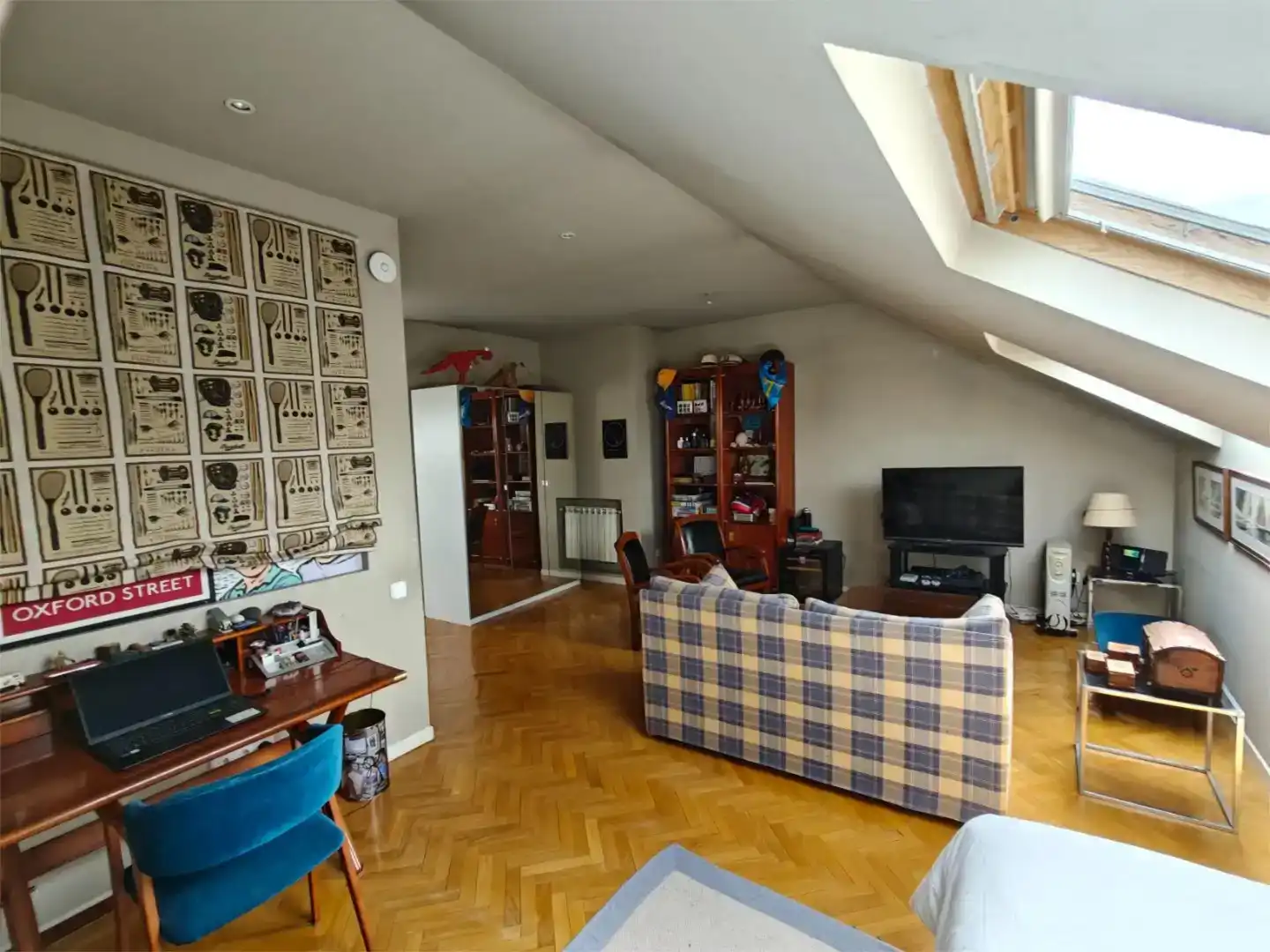 Sala d'estar de Casa adosada en venda en  Madrid Capital amb Aire condicionat