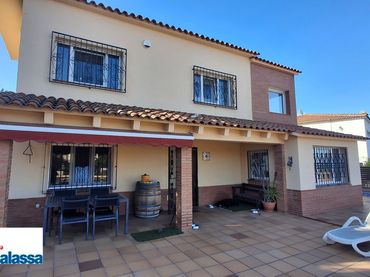 Casa con piscina in vendita a Santa Clotilde