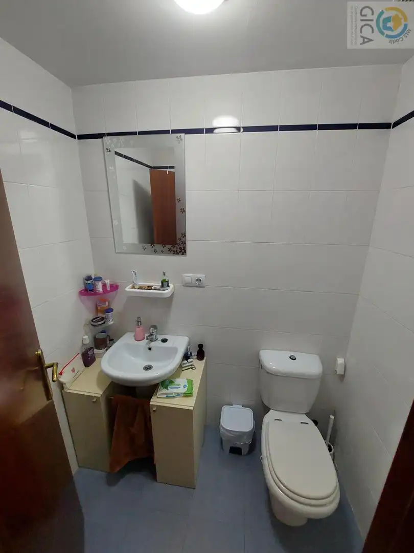 Bathroom of Flat for sale in Algeciras  with Terrace