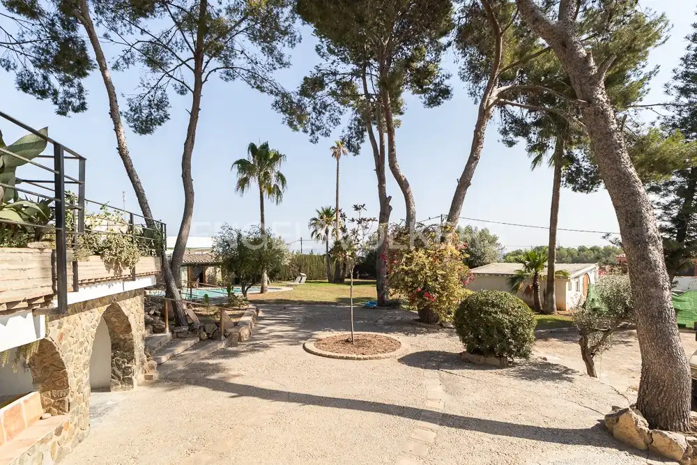 Jardín de Casa o chalet de alquiler en Manises con Aire acondicionado, Calefacción y Jardín privado