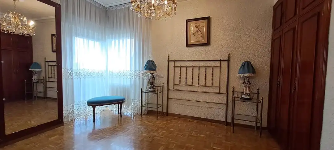 Schlafzimmer von Wohnung zum Verkauf in Vitoria - Gasteiz mit Heizung und Abstellraum