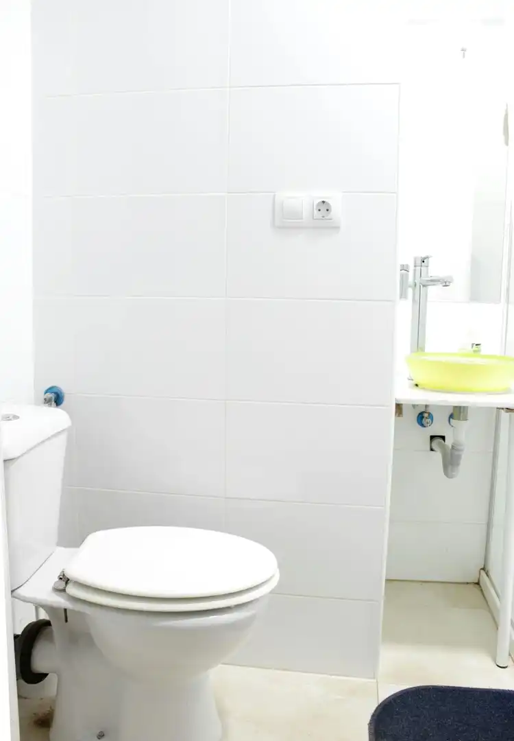 Baño de Piso para compartir en Sevilla con Aire acondicionado, Amueblado y Lavadora