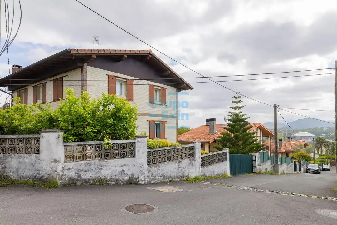 Vista exterior de Casa o chalet en venta en Donostia - San Sebastián  con Calefacción, Jardín privado y Terraza