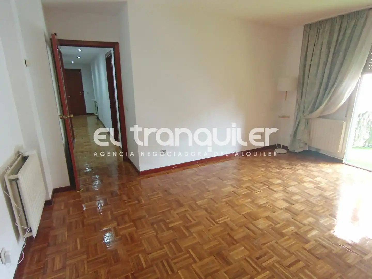 Sala d'estar de Pis de lloguer en Rivas-Vaciamadrid amb Parquet, Terrassa i Moblat