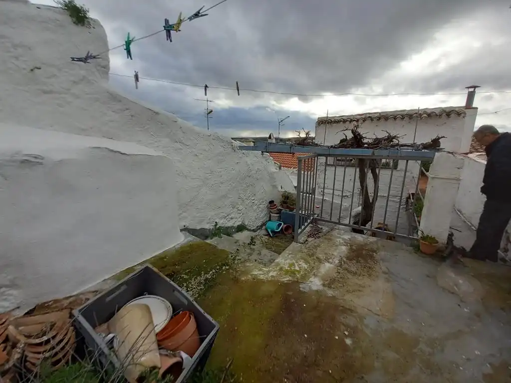 Terrasse von Einfamilien-Reihenhaus zum Verkauf in Martos mit Terrasse und Möbliert