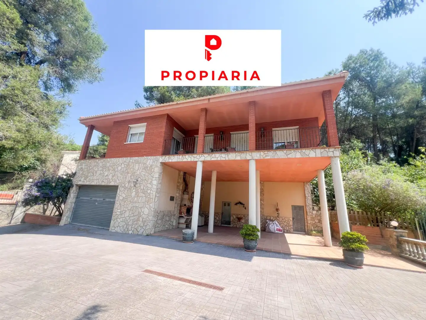 Vista exterior de Casa o xalet en venda en Vallirana amb Aire condicionat, Calefacció i Jardí privat